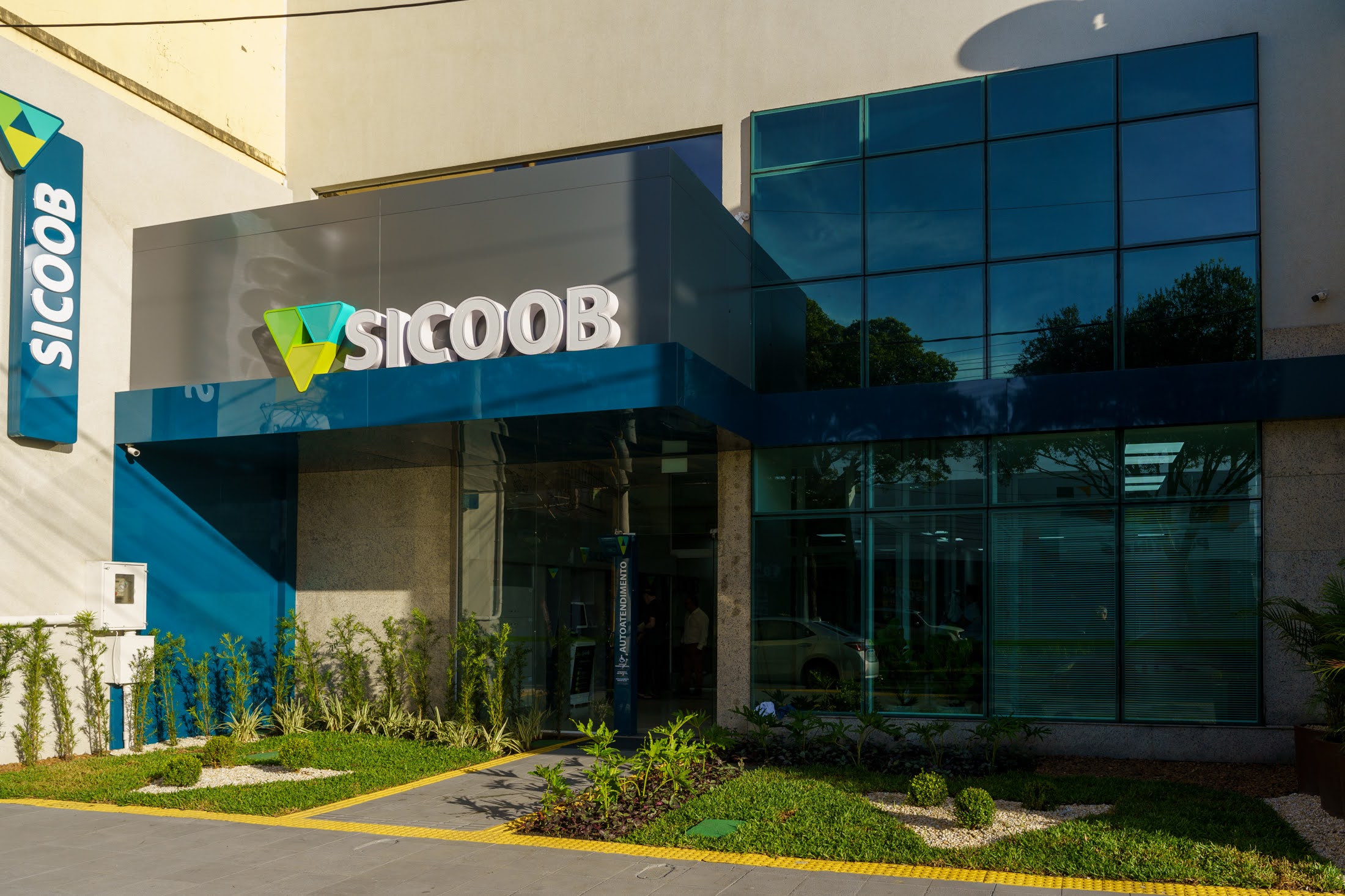 Sicoob começa o ano com duas inaugurações e duas reinaugurações